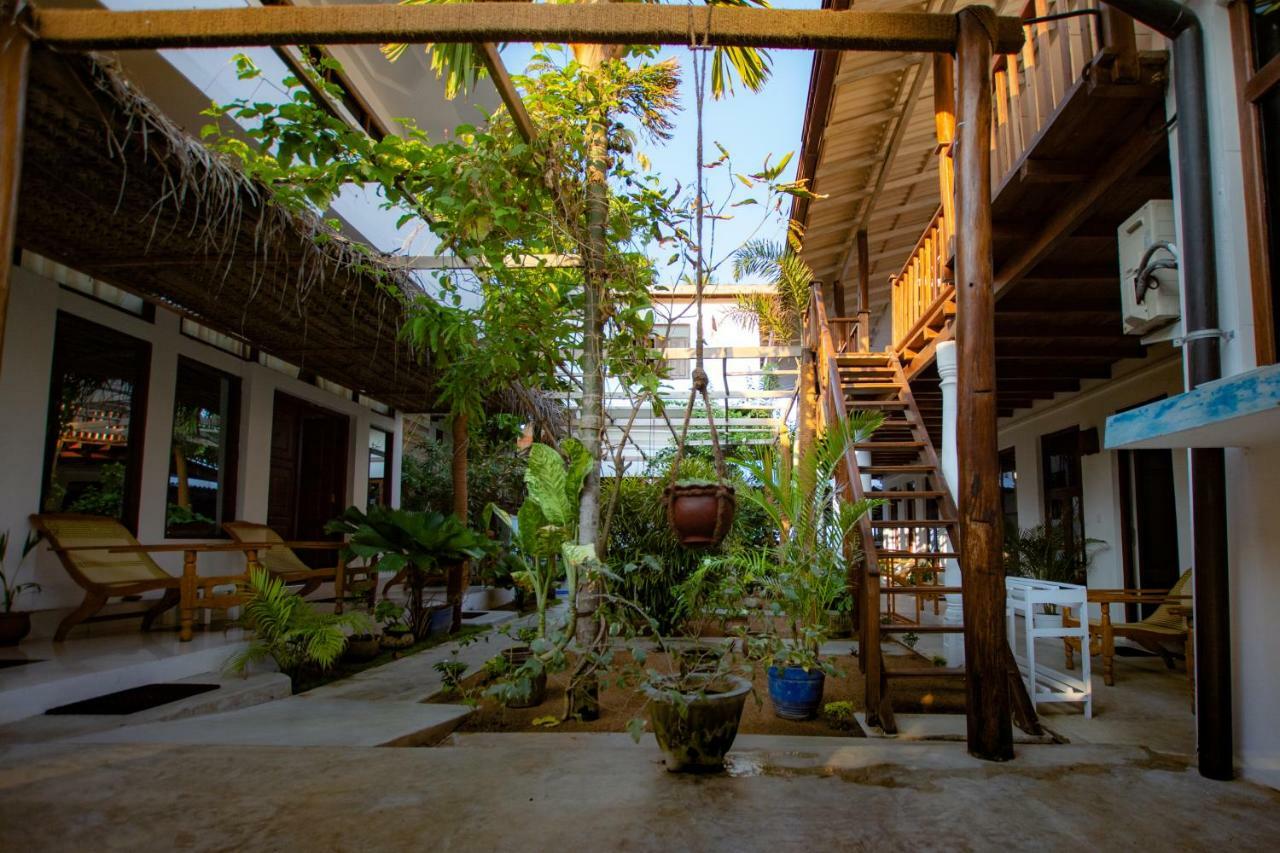 Water Edge Hotel & Restaurant Arugam Bay Exterior foto