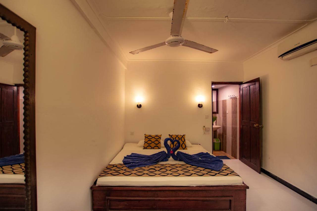 Water Edge Hotel & Restaurant Arugam Bay Exterior foto